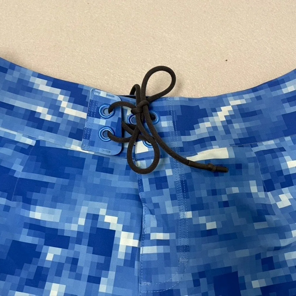 Lululemon Board Shorts Mens 32 Blue Digital Camo Swim Trunks Pixel Print‎